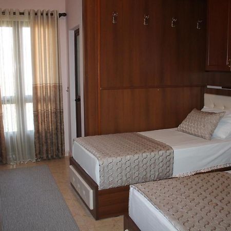 Mahall' e Kryethuit Hotel Hasmegaj מראה חיצוני תמונה