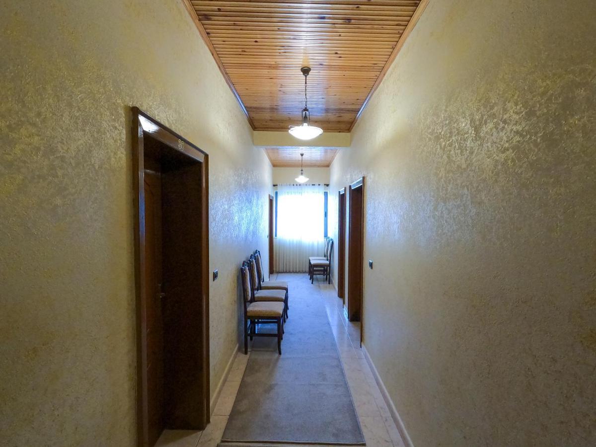 Mahall' e Kryethuit Hotel Hasmegaj מראה חיצוני תמונה