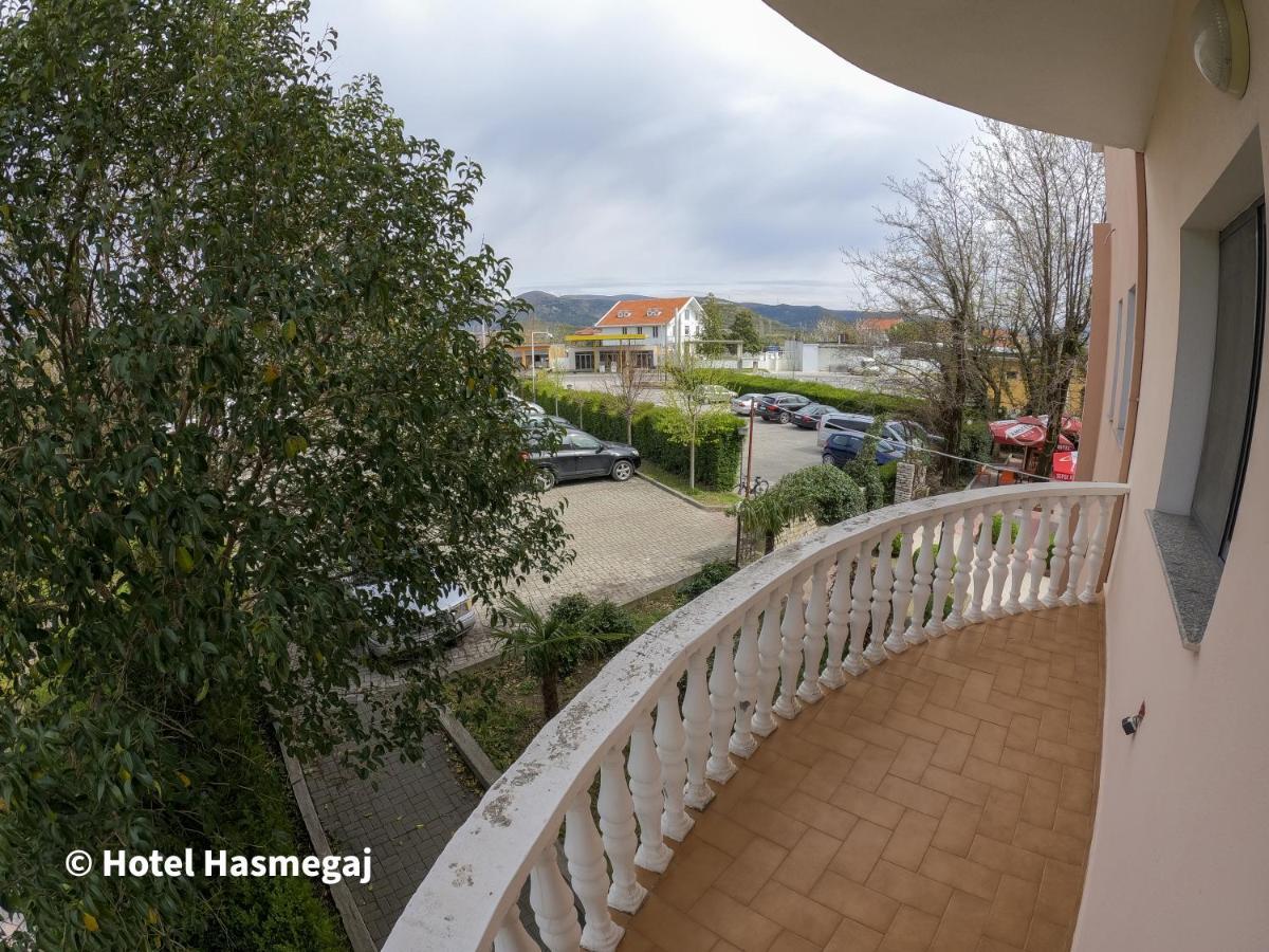 Mahall' e Kryethuit Hotel Hasmegaj מראה חיצוני תמונה