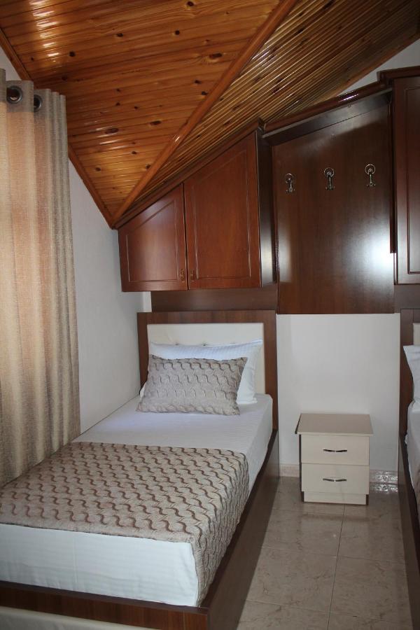 Mahall' e Kryethuit Hotel Hasmegaj מראה חיצוני תמונה