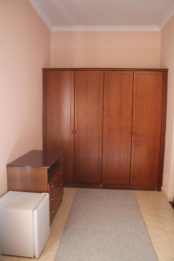 Mahall' e Kryethuit Hotel Hasmegaj מראה חיצוני תמונה