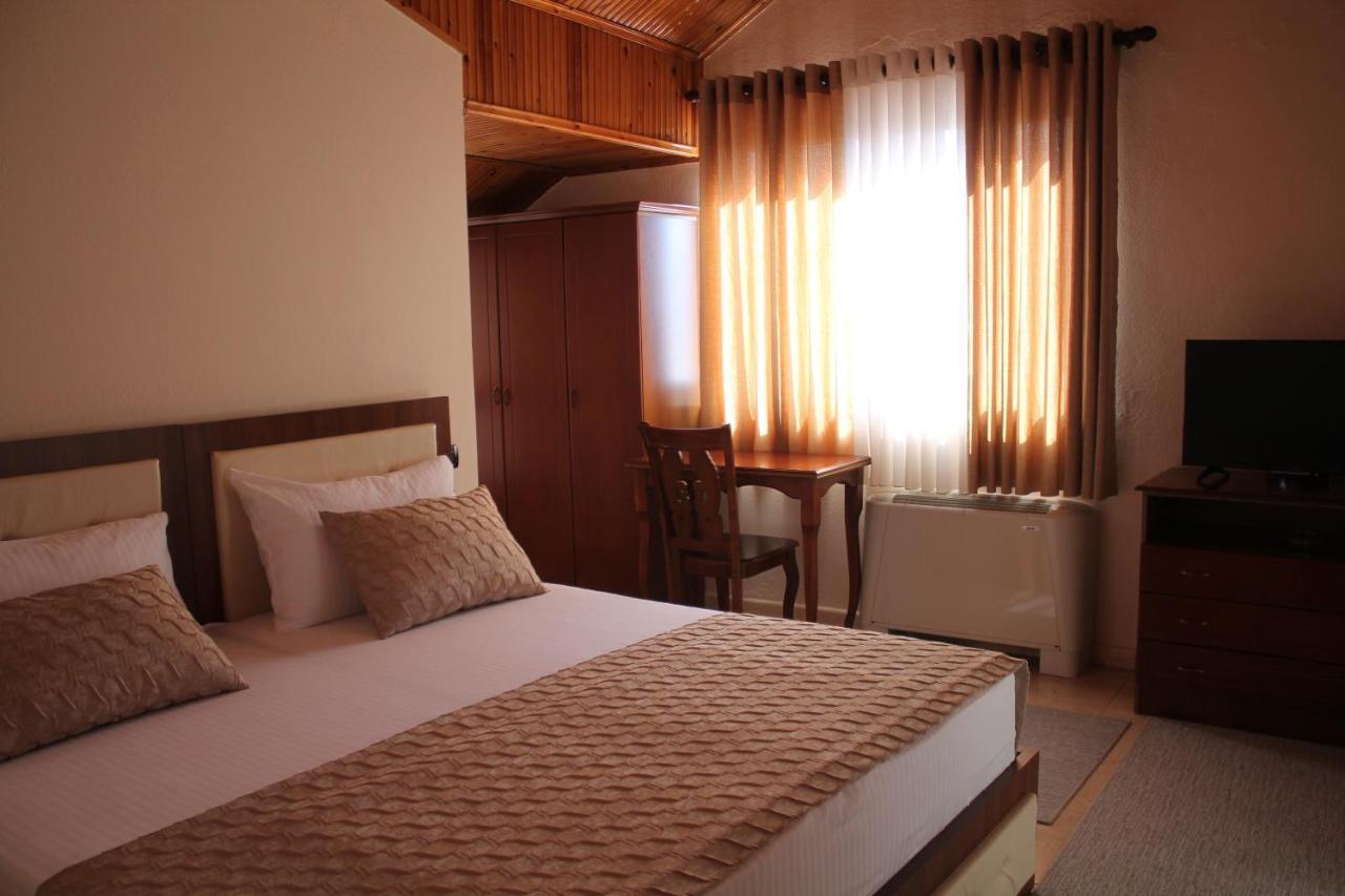 Mahall' e Kryethuit Hotel Hasmegaj מראה חיצוני תמונה