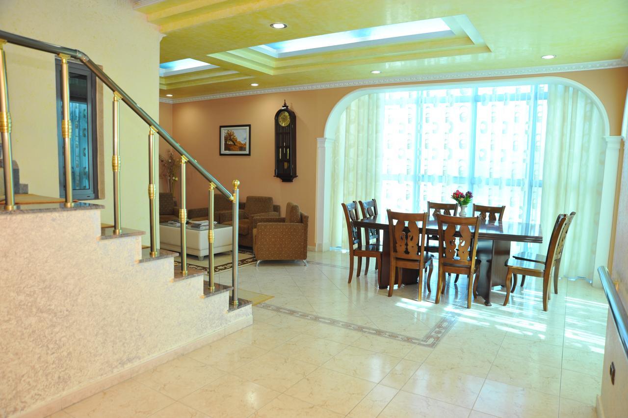 Mahall' e Kryethuit Hotel Hasmegaj מראה חיצוני תמונה
