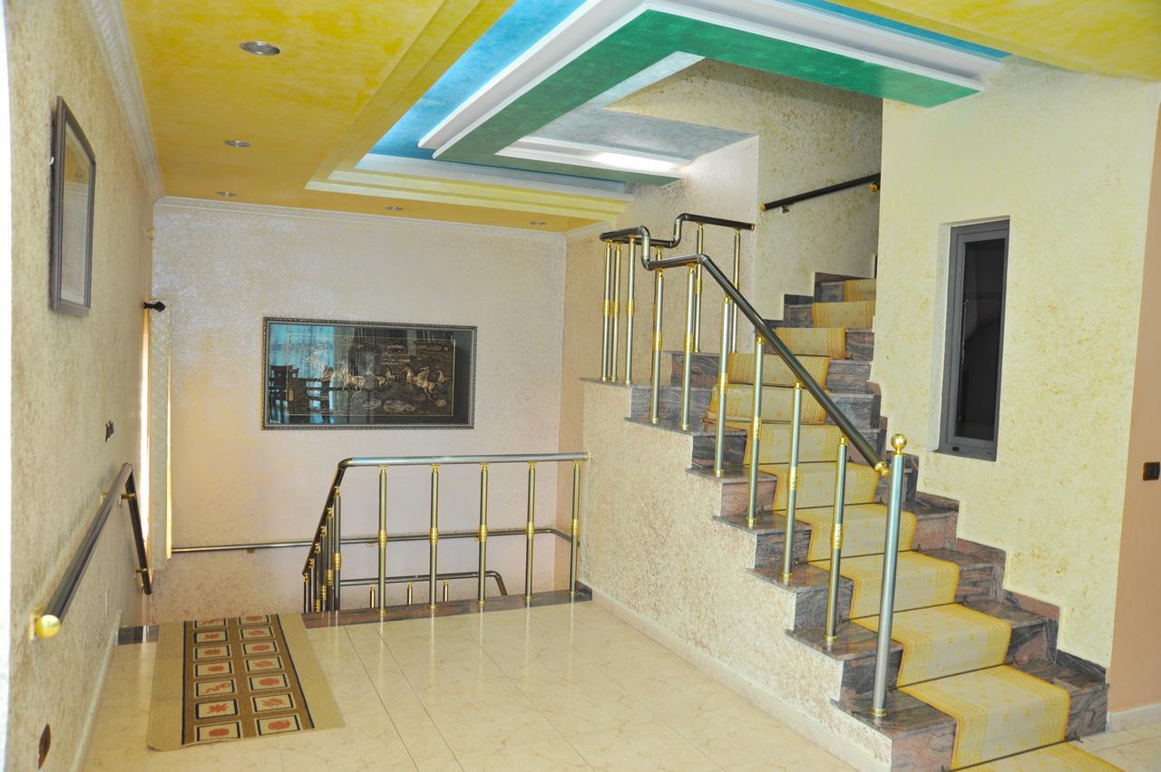 Mahall' e Kryethuit Hotel Hasmegaj מראה חיצוני תמונה